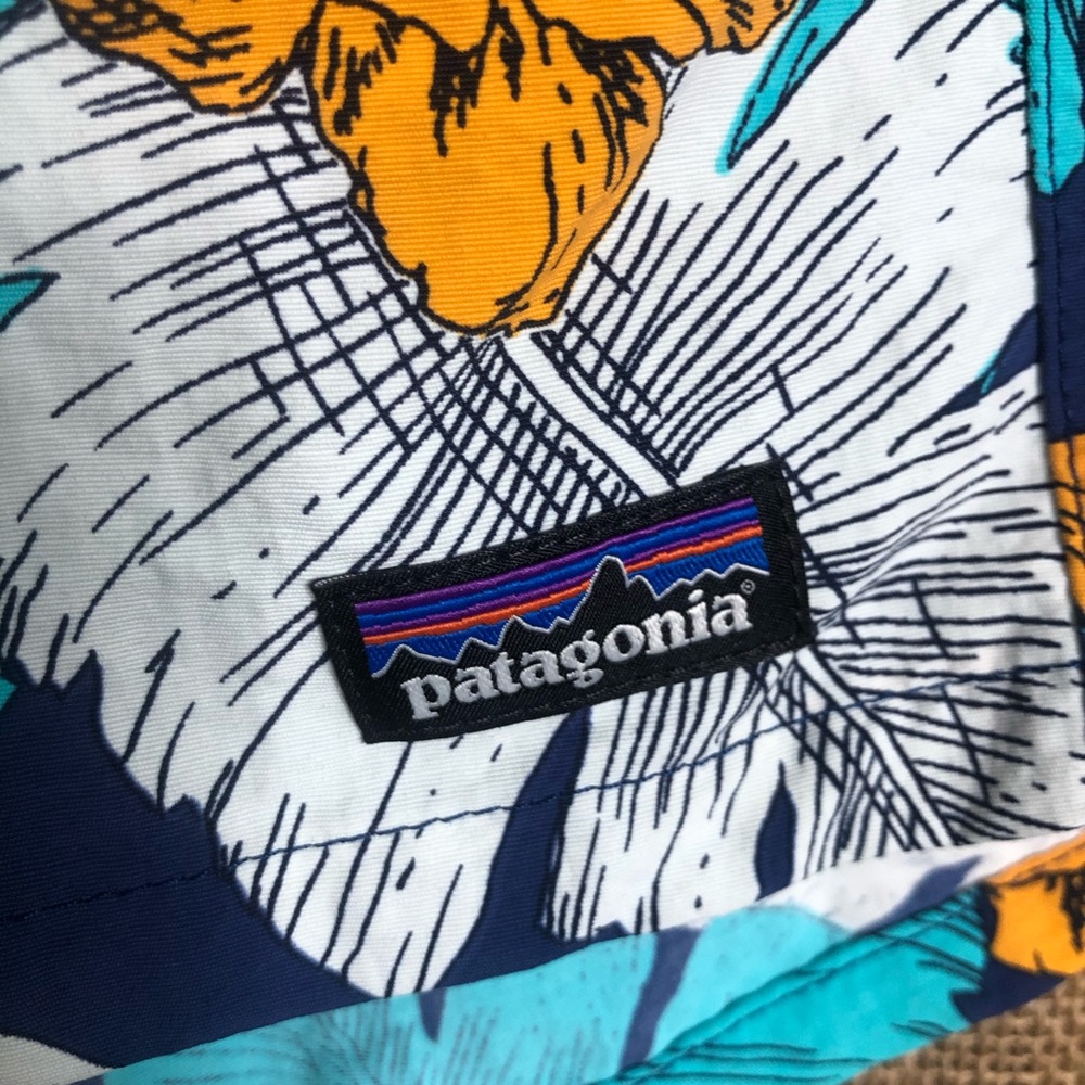 Patagonia Womens Floral Print Shorts XS Blue Navy - Picture 2 of 5